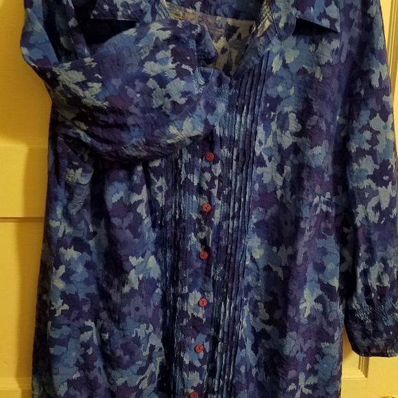 Blue Flowered Tunic Button Down - Picture 4 of 5